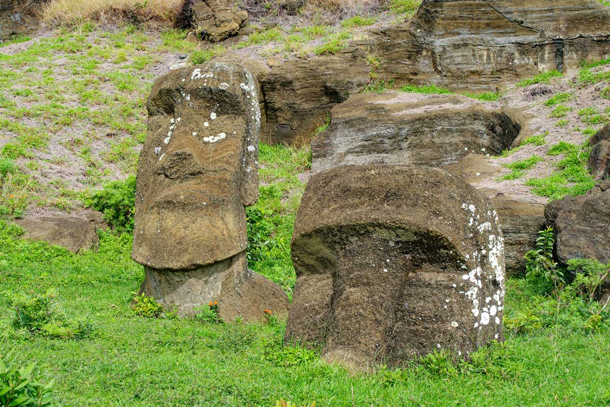 Rano Raraku, nuevas excavaciones en la cantera de los Moai